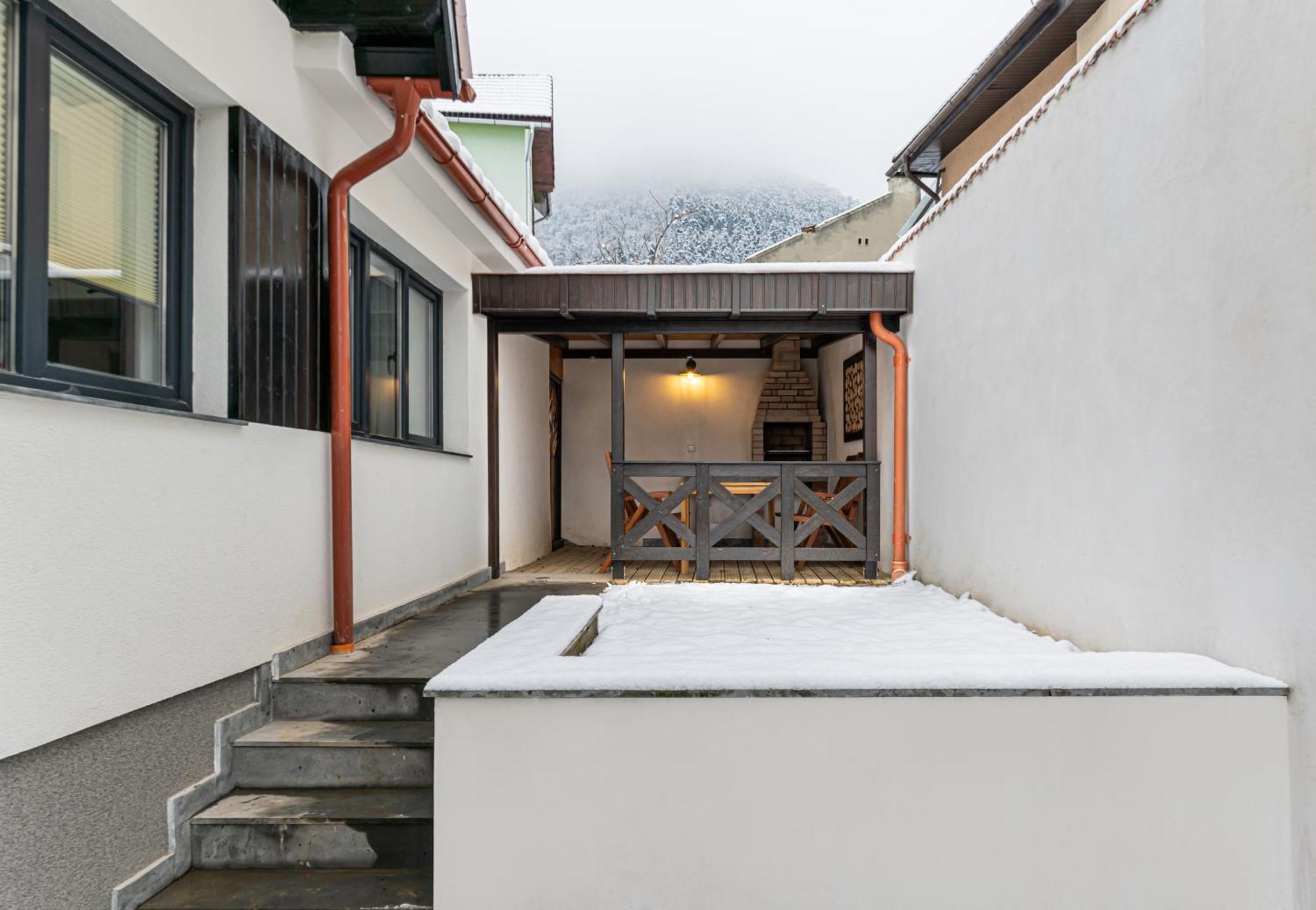 Sun Villas Accommodation Brasov Exterior photo